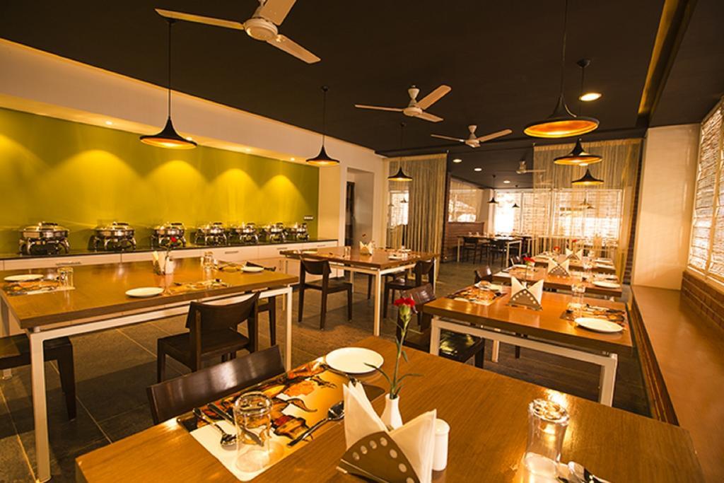 Vinaya Royal Inn Kammasandra Экстерьер фото
