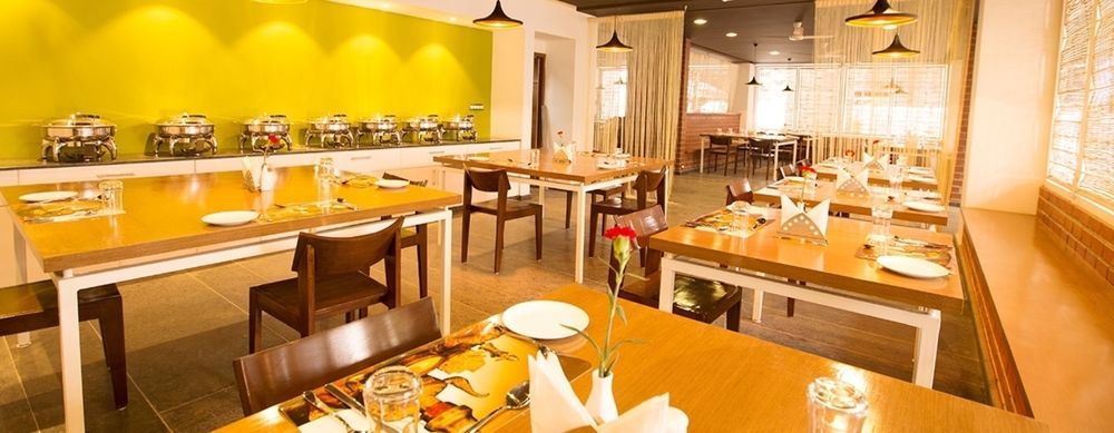 Vinaya Royal Inn Kammasandra Экстерьер фото